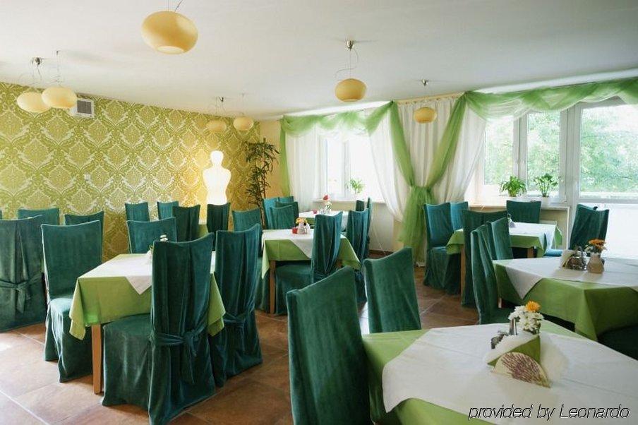 Hotel Wilanow Warszawa By Desilva ร้านอาหาร รูปภาพ