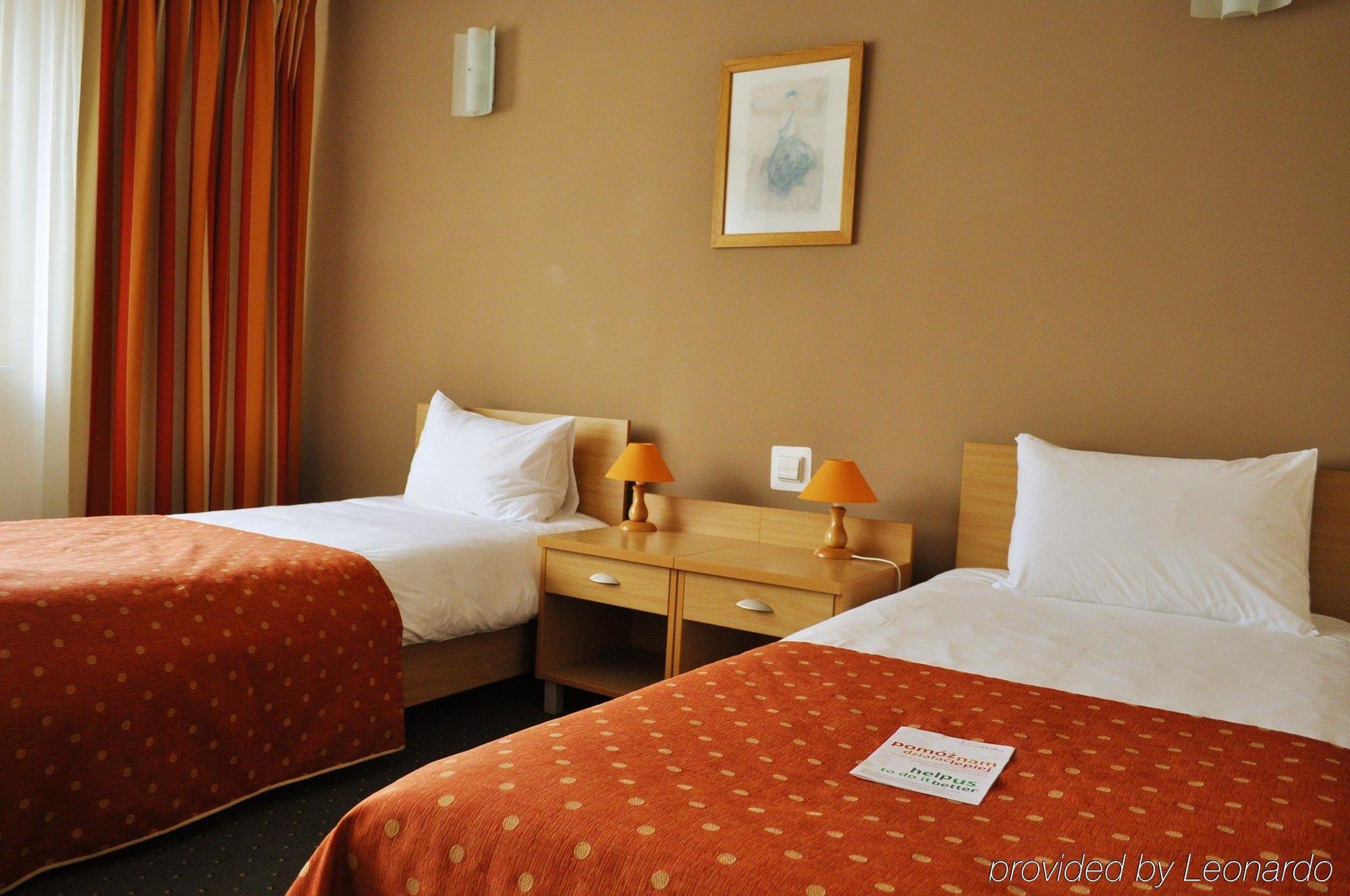 Hotel Wilanow Warszawa By Desilva ภายนอก รูปภาพ