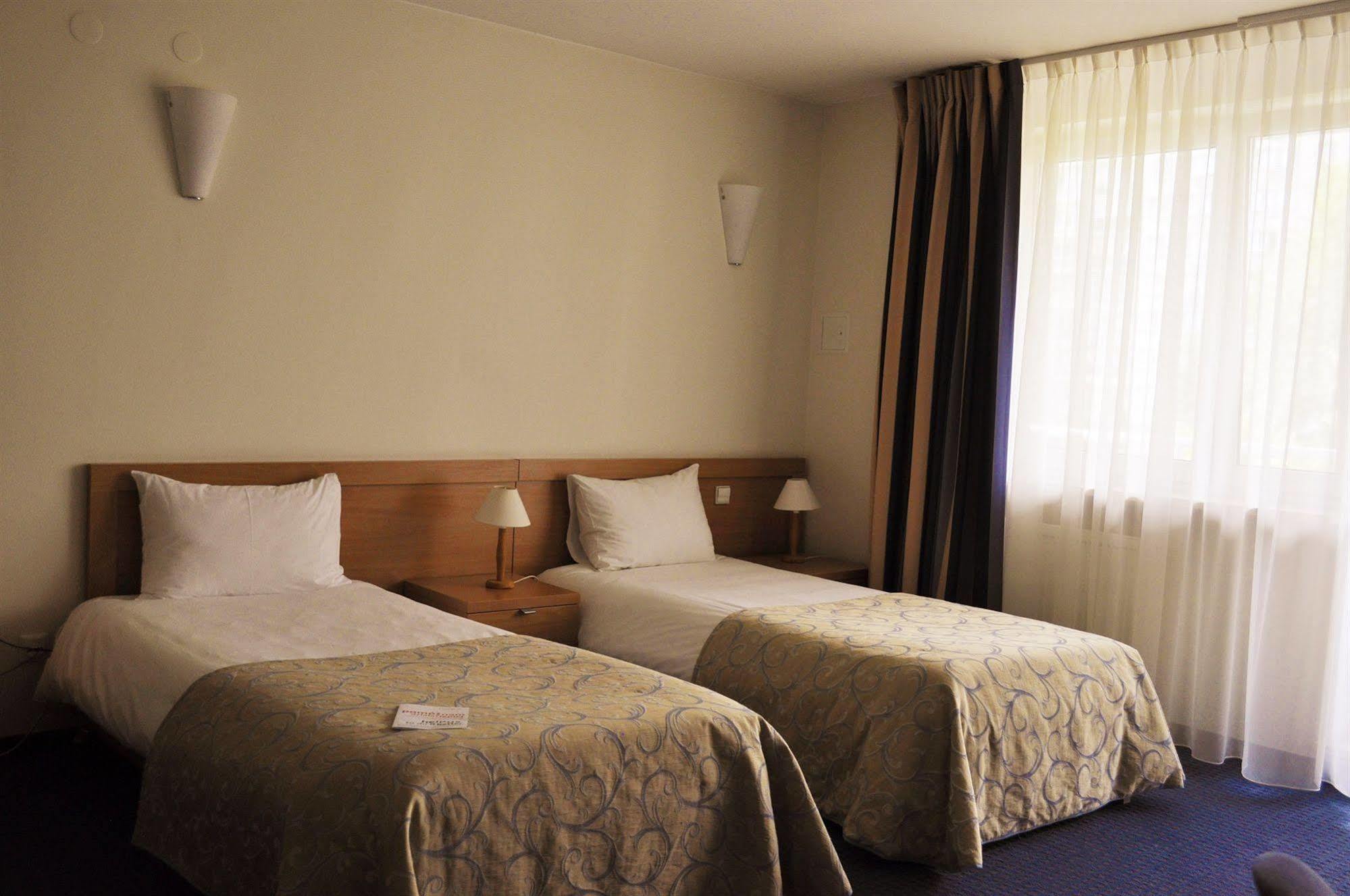 Hotel Wilanow Warszawa By Desilva ภายนอก รูปภาพ